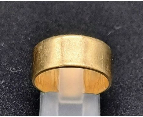 A Vintage 9K Yellow Gold Band Ring. Size R. 6.73g. 