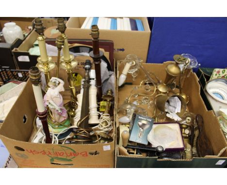 Decorative lighting and other collectables.
