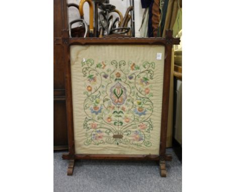 A fire screen.