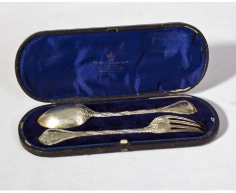 A silver fork and spoon in fitted case, London. 70 grams