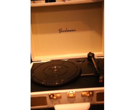 Goodmans portable turntable with rechargeable battery in Ealing Cream, boxed. Not available for in-house P&amp;P
Condition Re