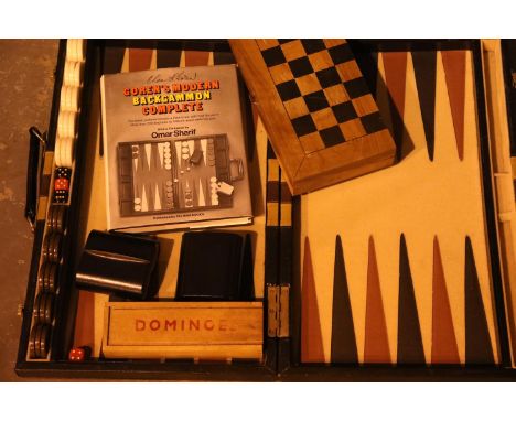 Gorens modern backgammon set and a chess board. Not available for in-house P&amp;P 