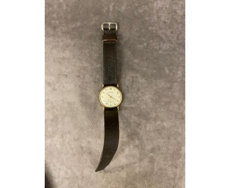 A gents 9 ct gold rotary watch with no winder