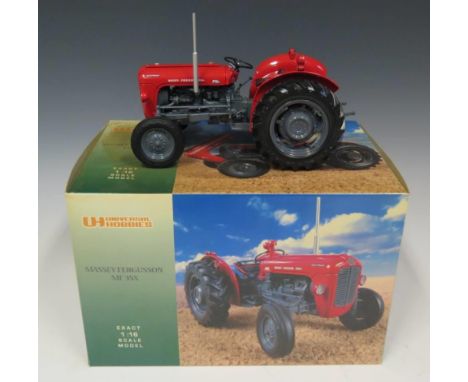 A Universal Hobbies Massey Ferguson MF 35X Scale Model Tractor 1/16 Boxed 