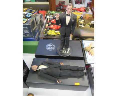 Two Daniel Craig as James Bond 007 Figures Boxed, maybe missing parts 