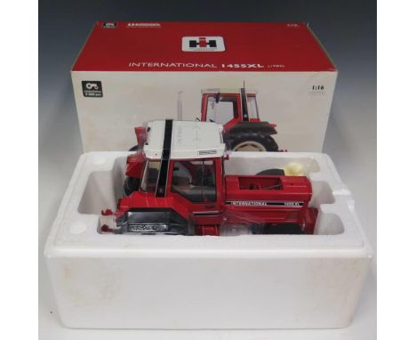 A Universal Hobbies International 1455XL 1983 Scale Model Tractor 1/16 Boxed 