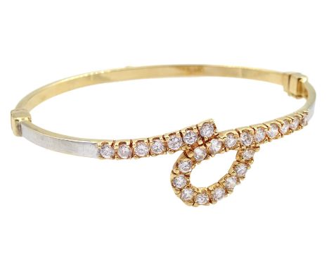 15ct gold cubic zirconia set bangleCondition Report:Tested to 15ct, approx 7.75gm, inner circumference = 17cm, very small spl