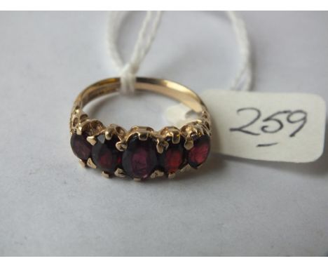 9ct five stone garnet ring approx size L    