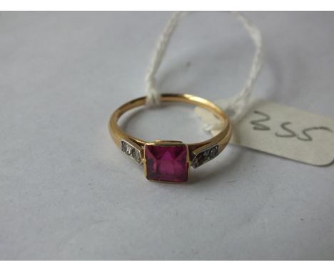 18ct. diamond and red stone ring, one stone absent,  size L         