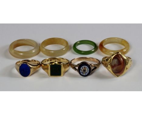 A collection of rings, to include an 18ct gold and carved bloodstone signet ring, London 1928, with initials DD, approx size 