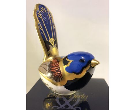 Royal Crown Derby porcelain - An Imari Fairy Wren bird paperweight, gold button, dated 2003, 10cm max, original box (2) 