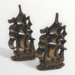 Maritime Buchstützen
