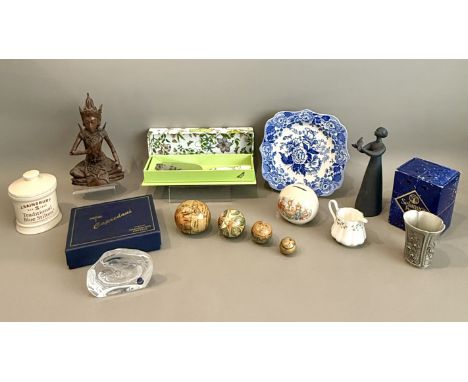 A small group of ceramics and collectables - including a Portmeirion Botanic Garden cake slice; a boxed Selangor Pewter 'The 