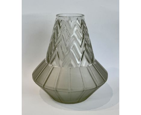 A French Art Deco Etling glass vase - 1920s, 'Toupie Tateos' pattern, in clear and frosted glass, of angular, bellied form wi