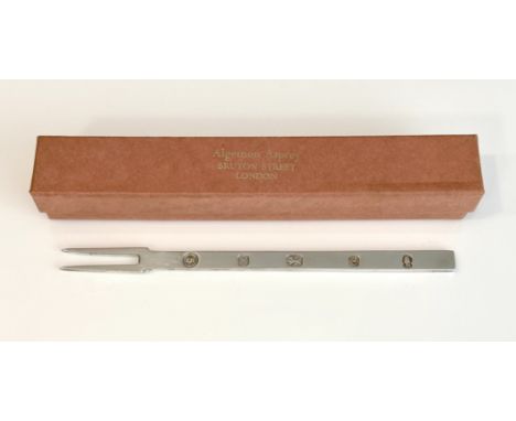 An Elizabeth II silver pickle fork - Francis Howard, Sheffield 1977, of modernist form, 18cm long, weight 43g.