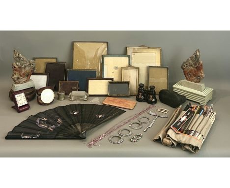 A box of early to mid-20th century collectables - including a boxed ebony fan with painted cherub decoration to the black lea