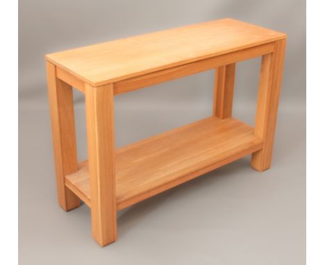 A modern honey oak console table with undertier - (LWH 110 x 40 x 77cm)