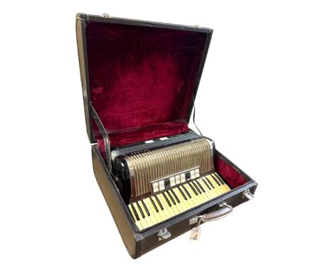 Hohner Contessa IVM accordion, in hard case