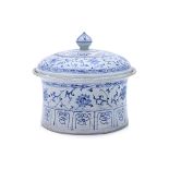 A LARGE AND RARE VIETNAMESE BLUE AND WHITE BOWL AND COVER