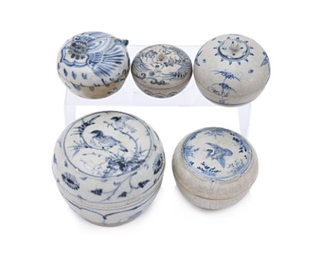 FIVE VIETNAMESE BLUE AND WHITE BIRD BOXES AND COVERS
15th Century, all circular decorated in blue and white, the largest exam