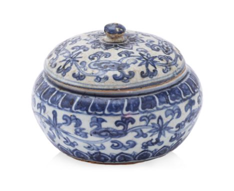 A BLUE AND WHITE PORCELAIN SQUAT BOWL AND COVER Ming Dynasty, 16th Century, decorated in underglaze blue with a continuous ba