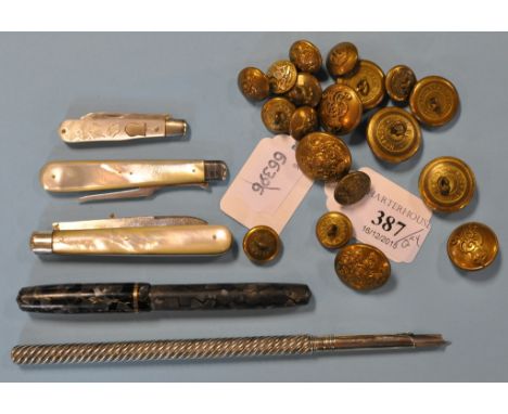 Royalty interest: A group of Royal Household livery buttons, a Goldsmiths Company Ejector ink pen, by family repute Queen Mar