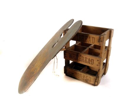 A large vintage artists palette, together with a small selection of sculpting tools and a Whitbread wooden carrier (parcel)