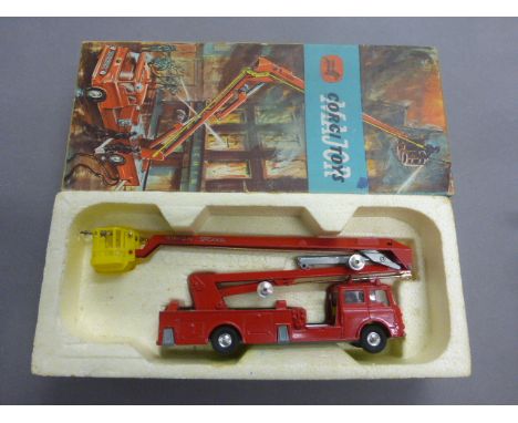 Boxed Corgi Major 1127 Simon Snorkel Fire Engine (good with paint chips)