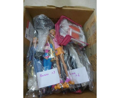 Ten Loose Mattel Barbie Dolls including Bead Blast and Victorian Ice Skater plus a Bag of Barbie Accessories 