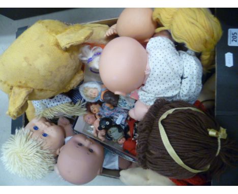 Collection of dolls and teddies including 20" bear (worn), 4 x Cabbage Patch type dolls, 1960's/70's cloth doll (15") nurses 