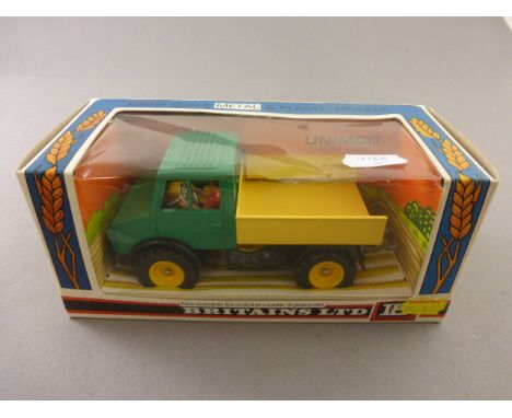 Boxed Britains 9569 Unimog Tractor Lorry in excellent condition