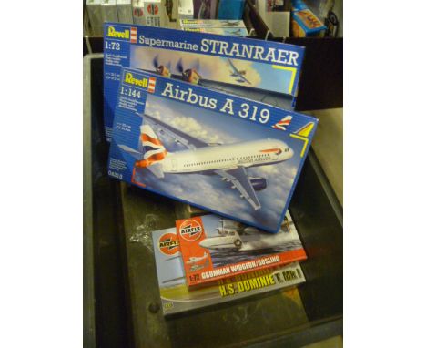 Six vintage model aircraft kits including Revell x 2, Airfix x 2, Minicraft x 2 