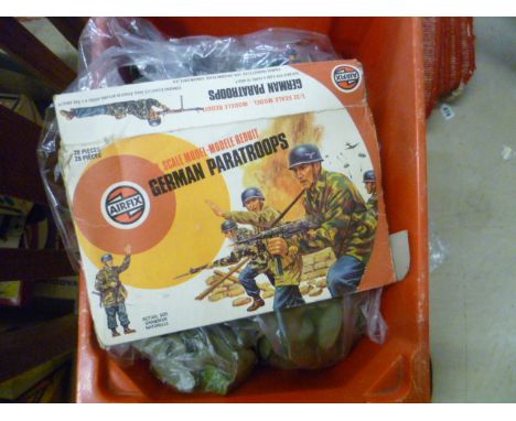 Quantity of plastic Army figures including Airfix