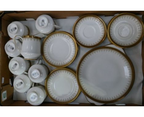 Paragon Athena pattern tea set incl., 7 cups, saucers &amp; side plates + cake plate. 