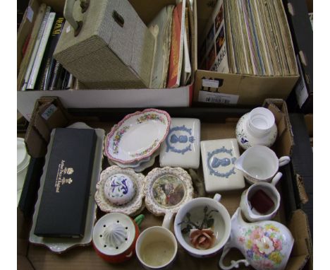 A mixed collection of ceramic items to include James Kent items, novelty juicer, Wedgwood queensware boxes, Coalport ginger j