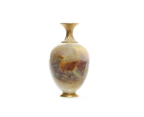 EARLY 20TH CENTURY ROYAL WORCESTER VASEthe baluster body hand painted by Harry Stinton, signed 'H Stinton', decorated with a 