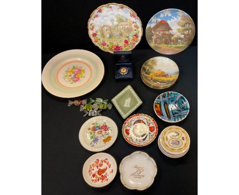 Ceramics - Poole pottery bowl;  Royal Worcester, Wedgwood,, Royal Albert etc 