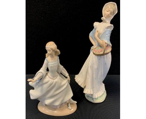 Lladro pottery figure Cenicienta, no 4828;  Nao La Florista no 204, both boxed (2) 