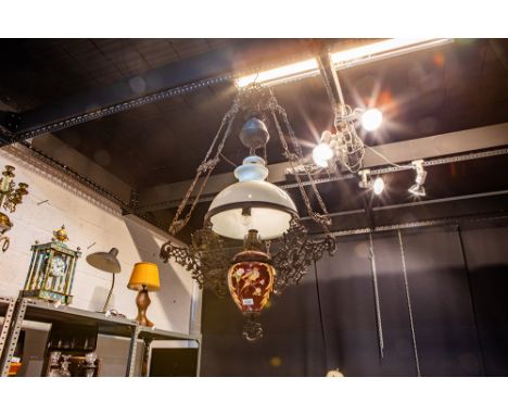 antique "Belgian" chandelier with ceramic paraffin containerAntieke zgn "lampe belge" met petroleumvat in faience en met een 