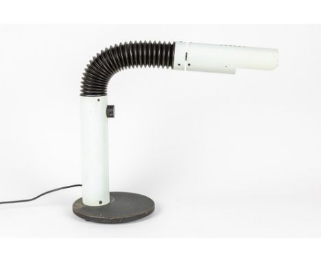 design lamp in lacquered metal and plasticDesignlamp deels in gelakt metaal en kunststof  -  hoogte : ca 40 cm