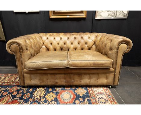 Chesterfield sofa in leather leather in used condition, slight wear on the seat and see picture for the backChesterfield-sofa