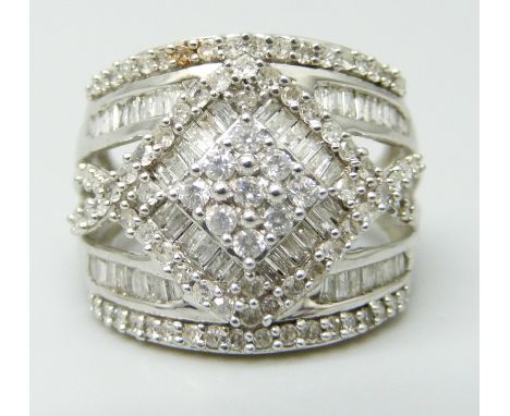 A 9ct white gold diamond cluster ring, 4.8g, J