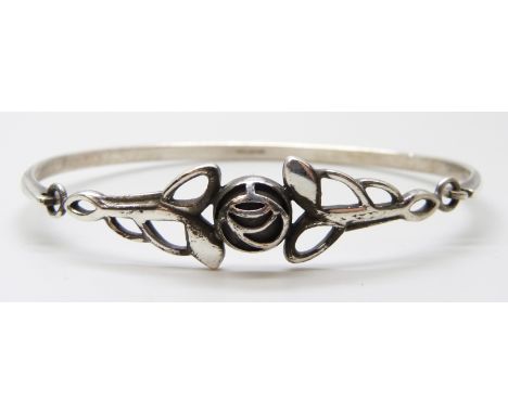 A Rennie Mackintosh style K&amp;SH silver bangle, 10g, 6.5 x 4.7cm