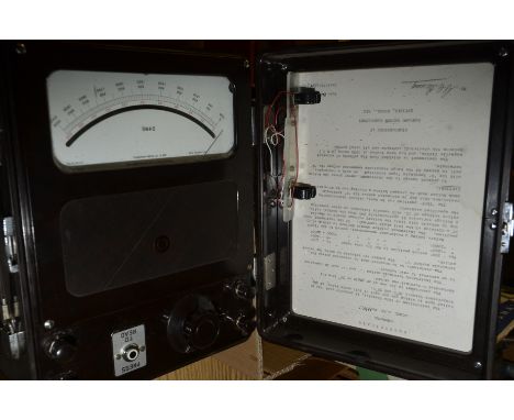 Ohmmeter model S80 no.AP55017 in Bakelite case 