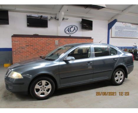 Make &amp; Model: Skoda Octavia Ambiente TDI PDDate of Reg: OY54 OTFColour: Greycc: 1968MoT: 01-12-2021Fuel Type: DIESELMilea