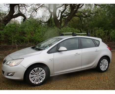 Make &amp; Model: Vauxhall Astra ExciteDate of Reg: FE61 BXJColour: Silvercc: 1398MoT: 16-07-2021Fuel Type: PETROLMileage: 92