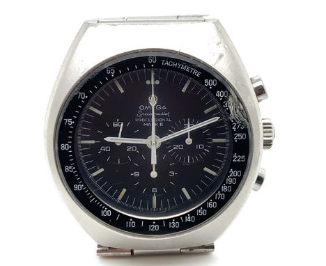 AN OMEGA SPEEDMASTER PROFESSIONAL MARK II. BLACK CHRONOGRAPH DIAL, CASE DIAMETER 42mm, STAINLESS BRACELET AND CASE. RUNS AND 