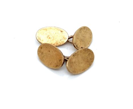 A PAIR OF OVAL OXFORD CUFFLINKS. UNHALLMARKED, ASSESSED AS 12ct GOLD. GROSS WEIGHT 9.77grms. 
