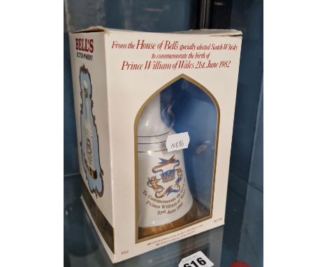 BELLS SCOTCH WHISKY COMMEMORATIVE PORCELAIN FLASK PRINCE WILLIAM OF WALES BIRTH 1982 50cl