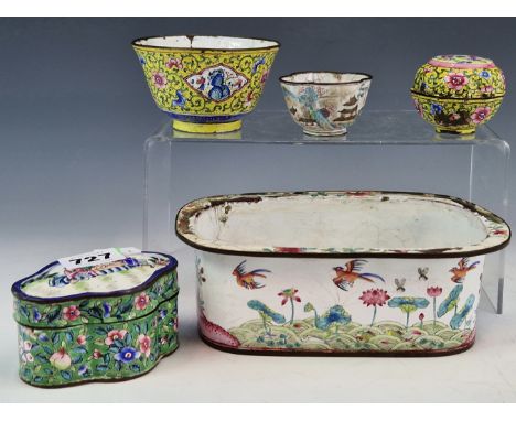 PEKIN ENAMEL WARES: TO INCLUDE AND RECTANGULAR PLANTER.   W 18cms. TWO TEA BOWLS AND TWO COVERED BOXES